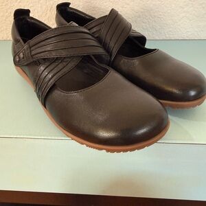 New: Romika Black Leather Mary Jane Shoes